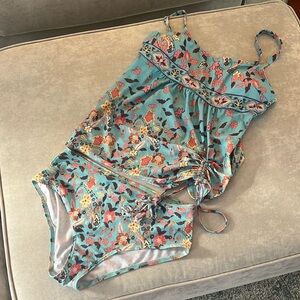 Floral Tankini Swimsuit NWOT